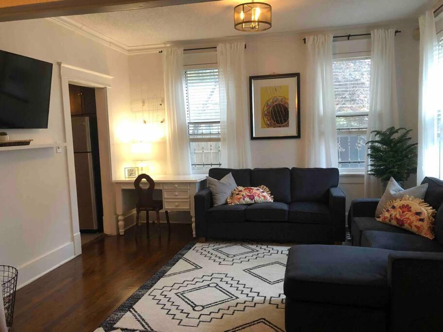 J Birds' Bungalow In The Heart Of Midtown เมมฟิส ภายนอก รูปภาพ