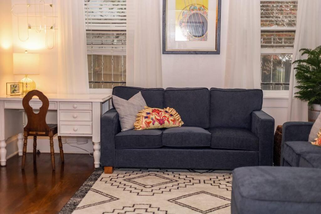 J Birds' Bungalow In The Heart Of Midtown เมมฟิส ภายนอก รูปภาพ
