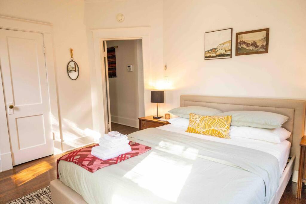 J Birds' Bungalow In The Heart Of Midtown เมมฟิส ภายนอก รูปภาพ